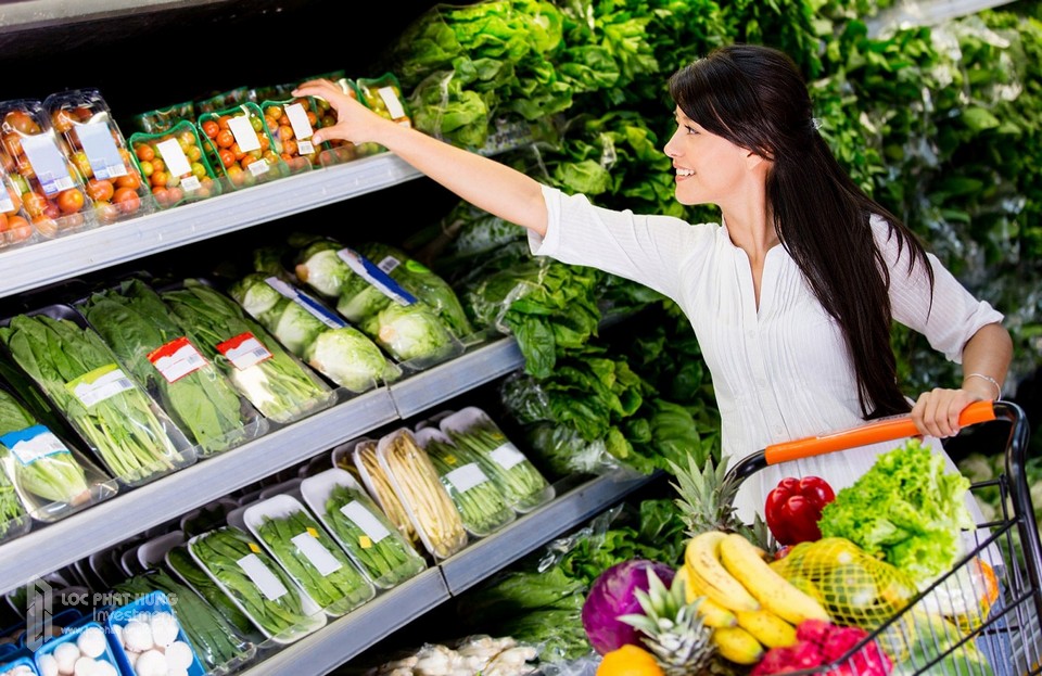 Khách hàng có thể mua sắm đi chợ online thông qua Sunshine Mart giúp tiết kiệm thời gian và an toàn trong thực phẩm sạch.