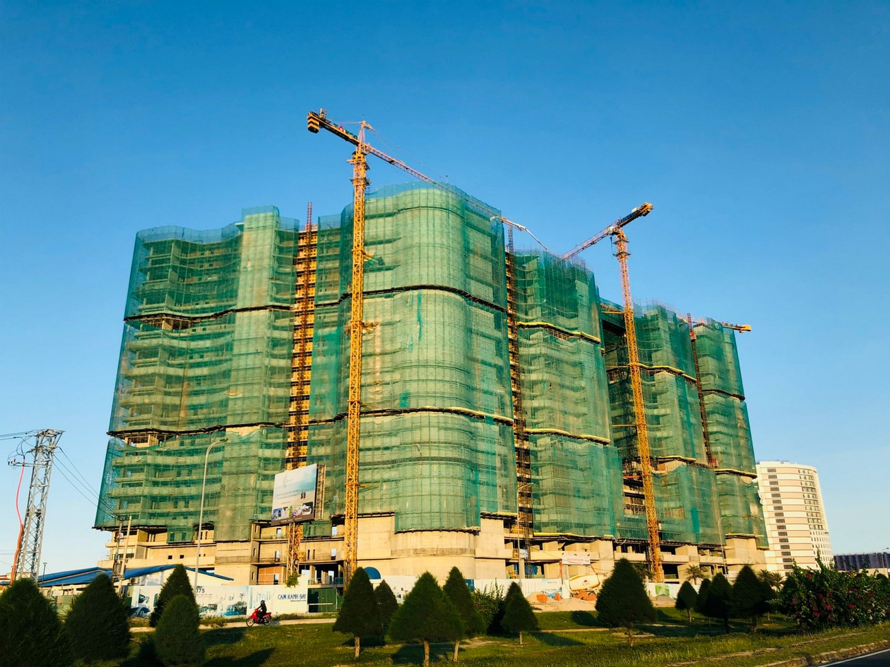 Tiến độ dự án căn hộ condotel Cam Ranh Bay Đường Nguyễn Tất Thành chủ đầu tư Việt Nhật