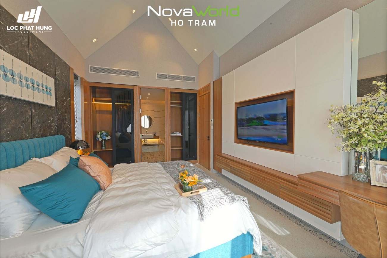 Phòng ngủ Master nhà mẫu dự án nhà phố Novaworld Hồ Tràm Bình Châu nhà phát triển Novaland