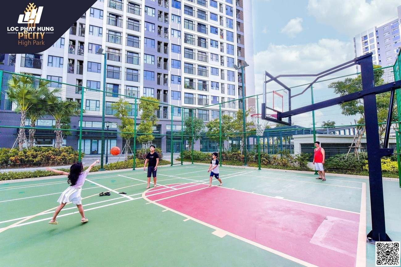 Hình ảnh thực tế sân tennis bên trong dự án Picity High Park.
