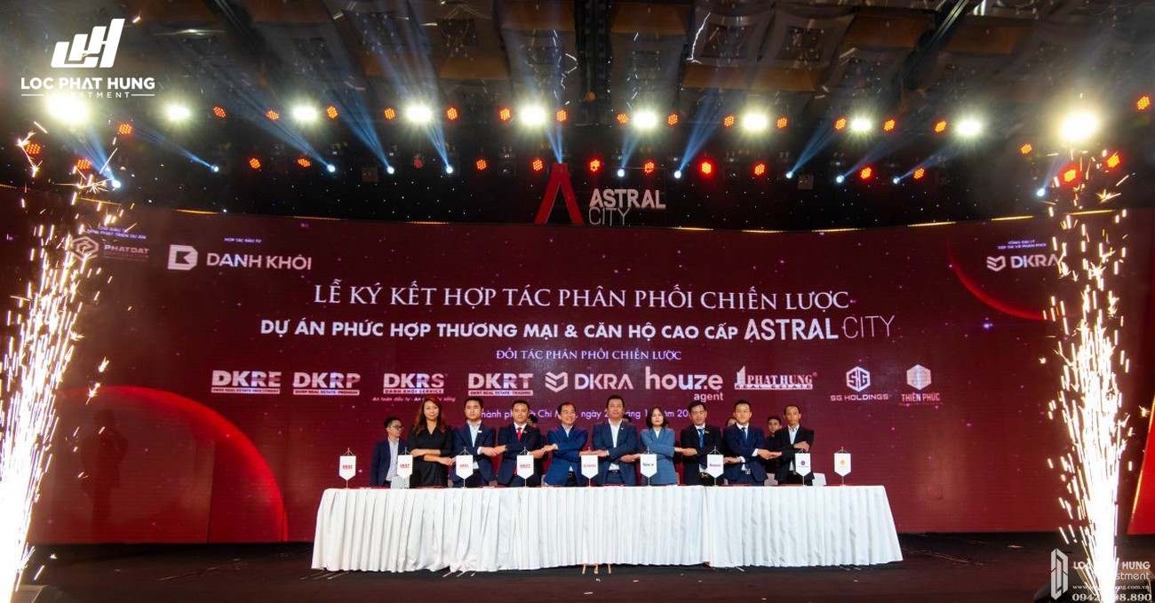 Lễ ký kết hợp tác chiến lược phân phối Astral City giữa DKRA Vietnam - Tổng đại lý tiếp thị & phân phối với các đơn vị đầu ngành như: DKRE, DKRP, DKRS, DKRT, Houze Agent, Phát Hưng, SG Holdings và Thiên Phúc