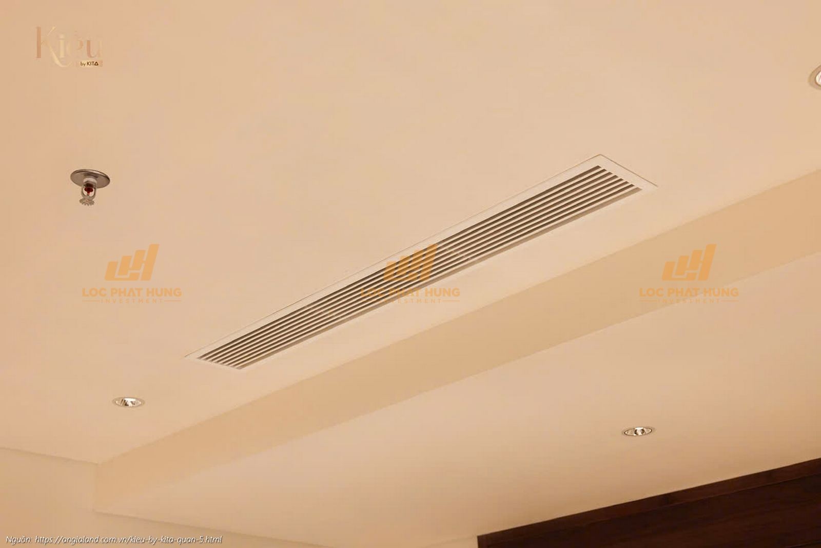 Hệ thống điều hòa không khí âm trần được lắp đặt sẵn tại căn hộ Kiều By Kita, đảm bảo thẩm mỹ và hiệu quả