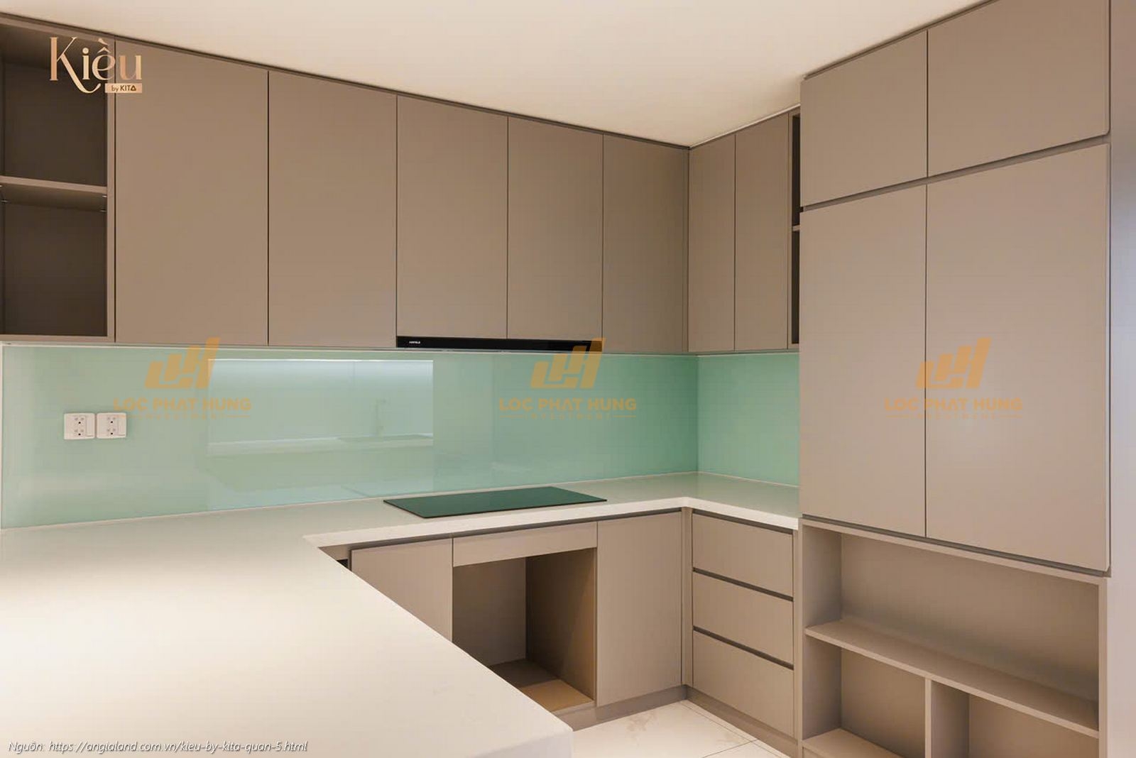 Hệ tủ bếp trên và dưới bàn giao hoàn thiện tại căn hộ Kiều By Kita, vật liệu cao cấp, thiết kế thông minh