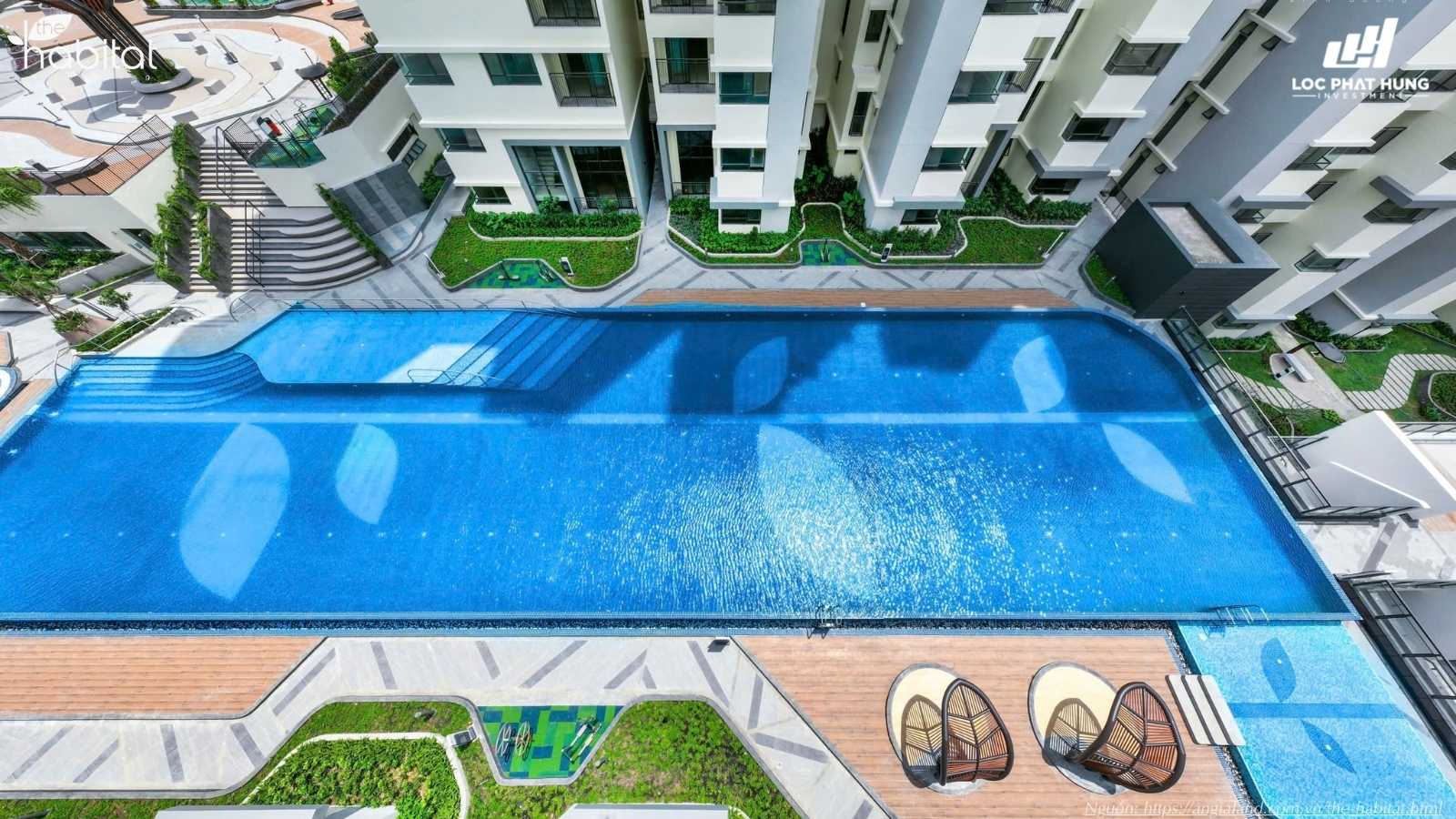 Tiện ích hồ bơi vô cực dài 50m tại tầng 3 dự án căn hộ chung cư The Habitat Bình Dương