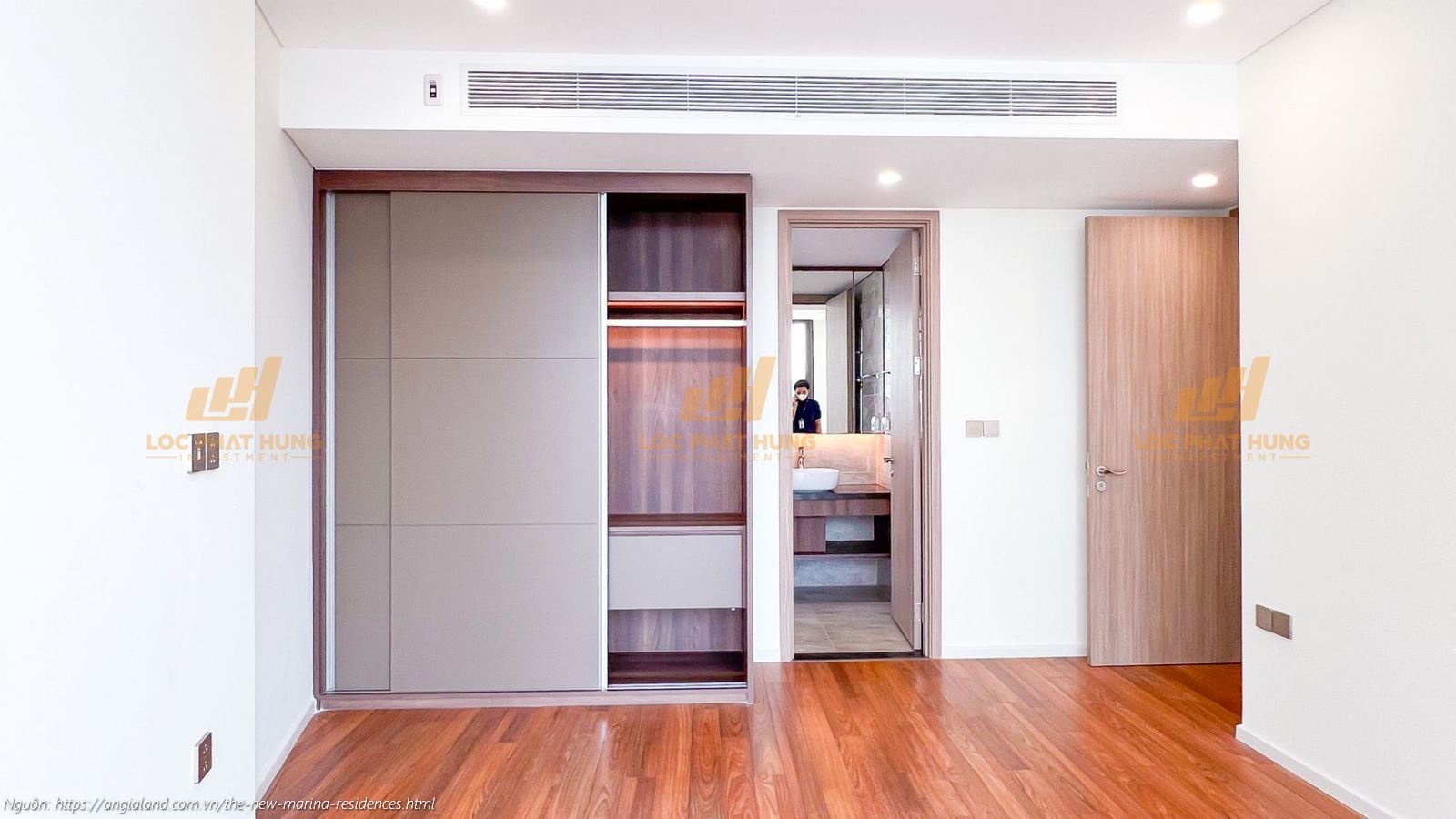 Nhà mẫu phòng ngủ master ấm cúng và sang trọng của căn hộ 1PN 55m² The New Marina Residences
