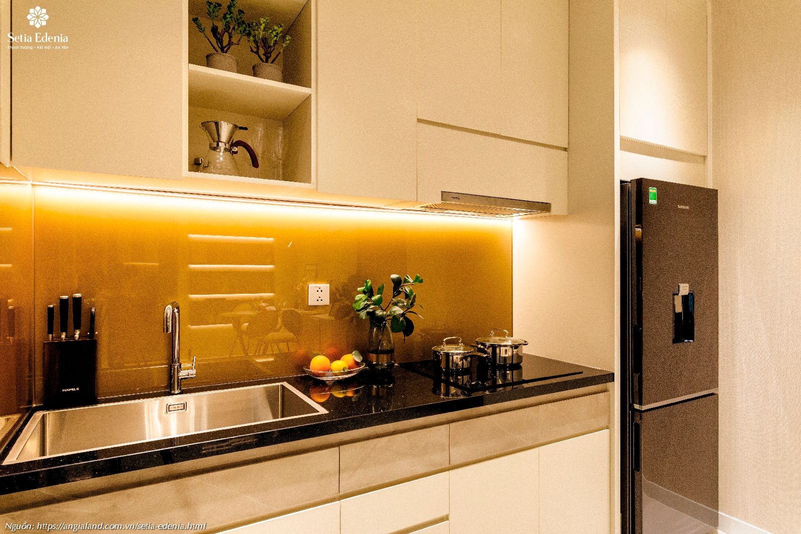 Thiết kế khu vực bếp nhà mẫu căn hộ Setia Edenia loại 1PN (diện tích 50m²)