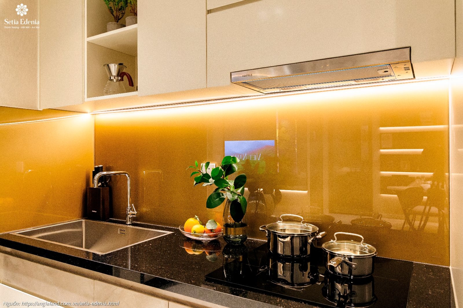 Thiết kế khu vực bếp nhà mẫu căn hộ Setia Edenia loại 1PN (diện tích 50m²)