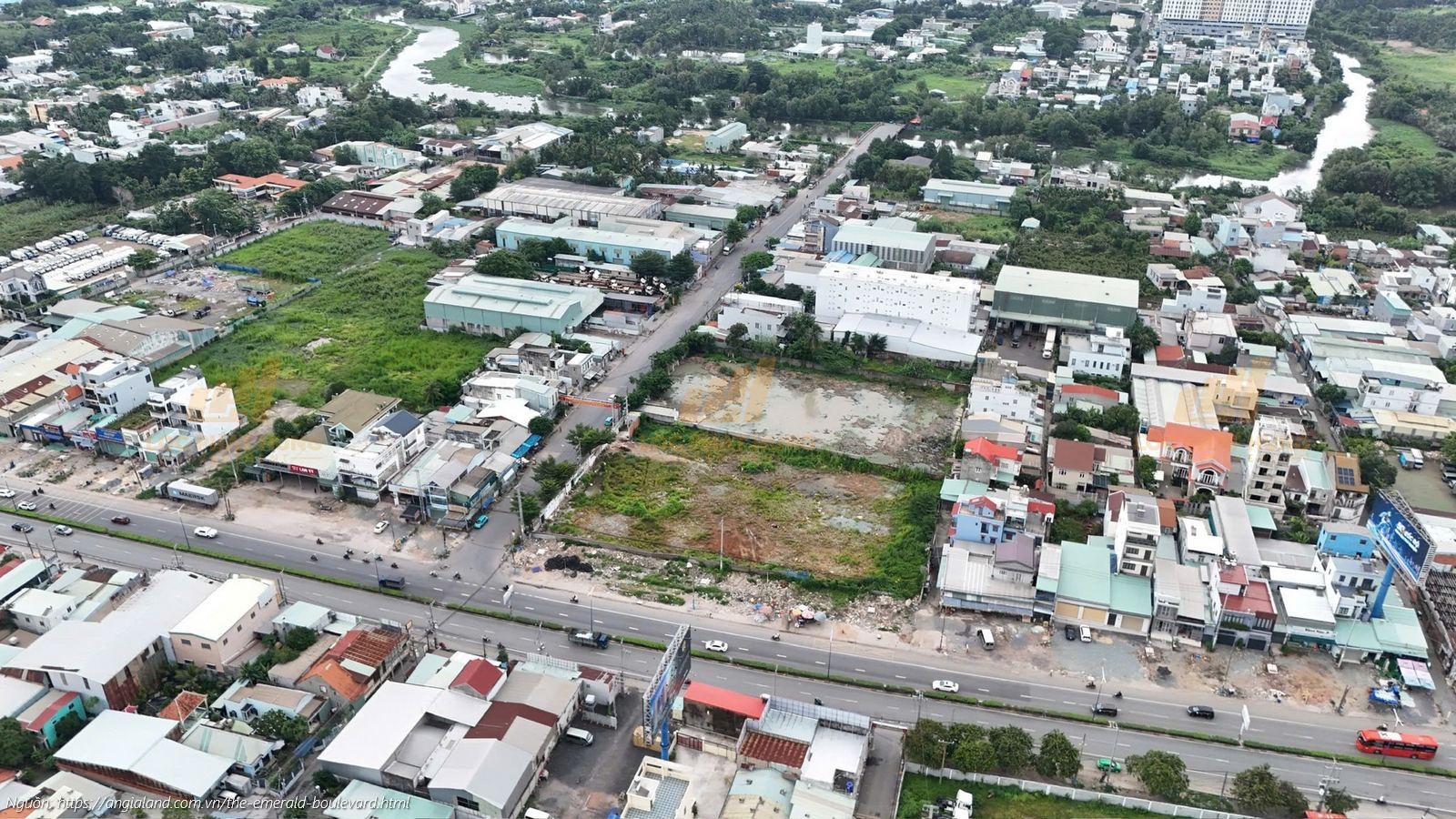 Tiến độ dự án căn hộ chung cư The Emerald Boulevard
