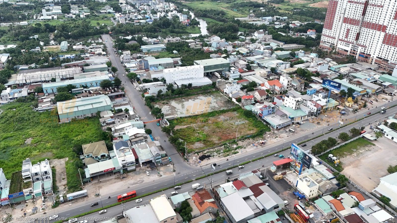 Tiến độ dự án căn hộ chung cư The Emerald Boulevard