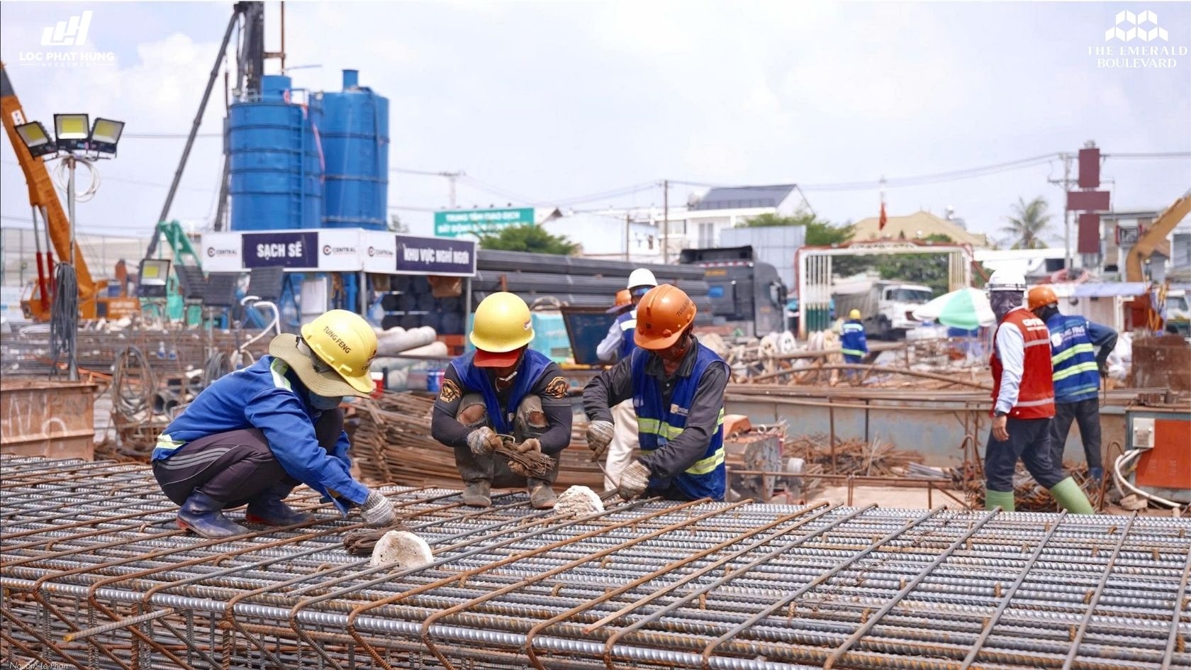 Hình ảnh tiến độ thi công thực tế tại công trường dự án The Emerald Boulevard tháng 06/2026