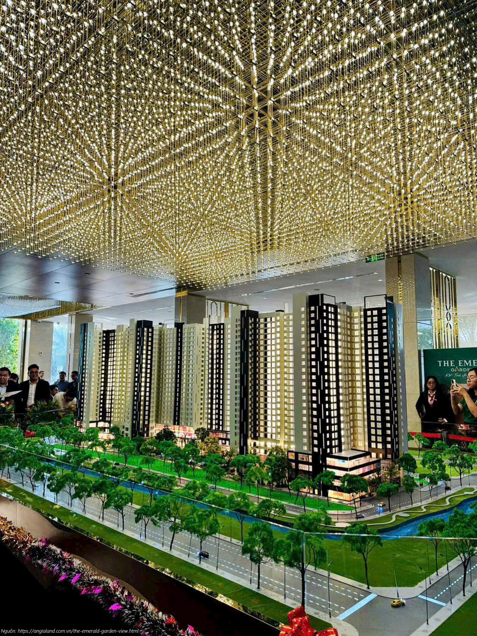 Hình ảnh sa bàn thực tế dự án căn hộ The Emerald Garden View tại Sales Gallery