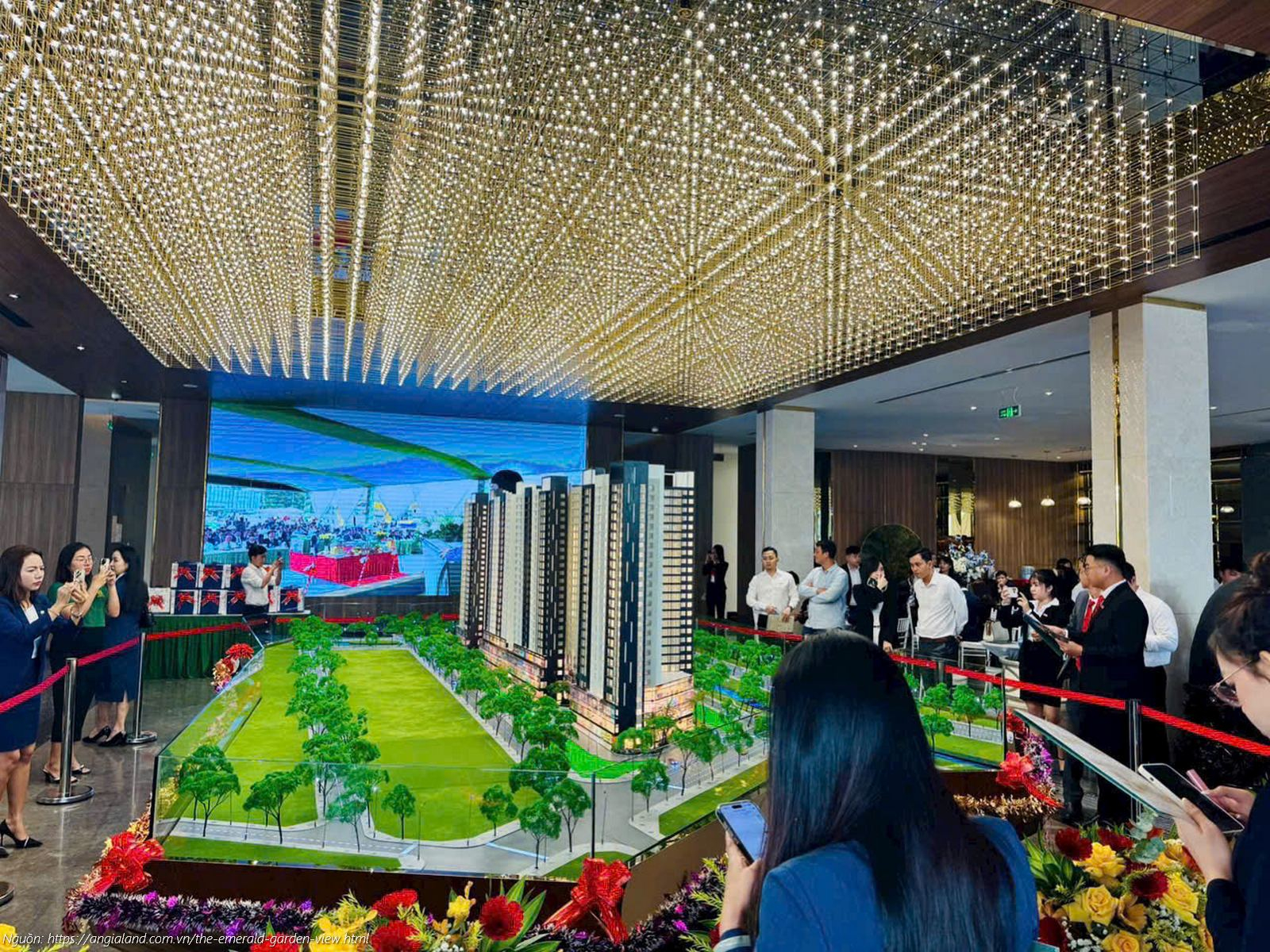 Hình ảnh sa bàn thực tế dự án căn hộ The Emerald Garden View tại Sales Gallery