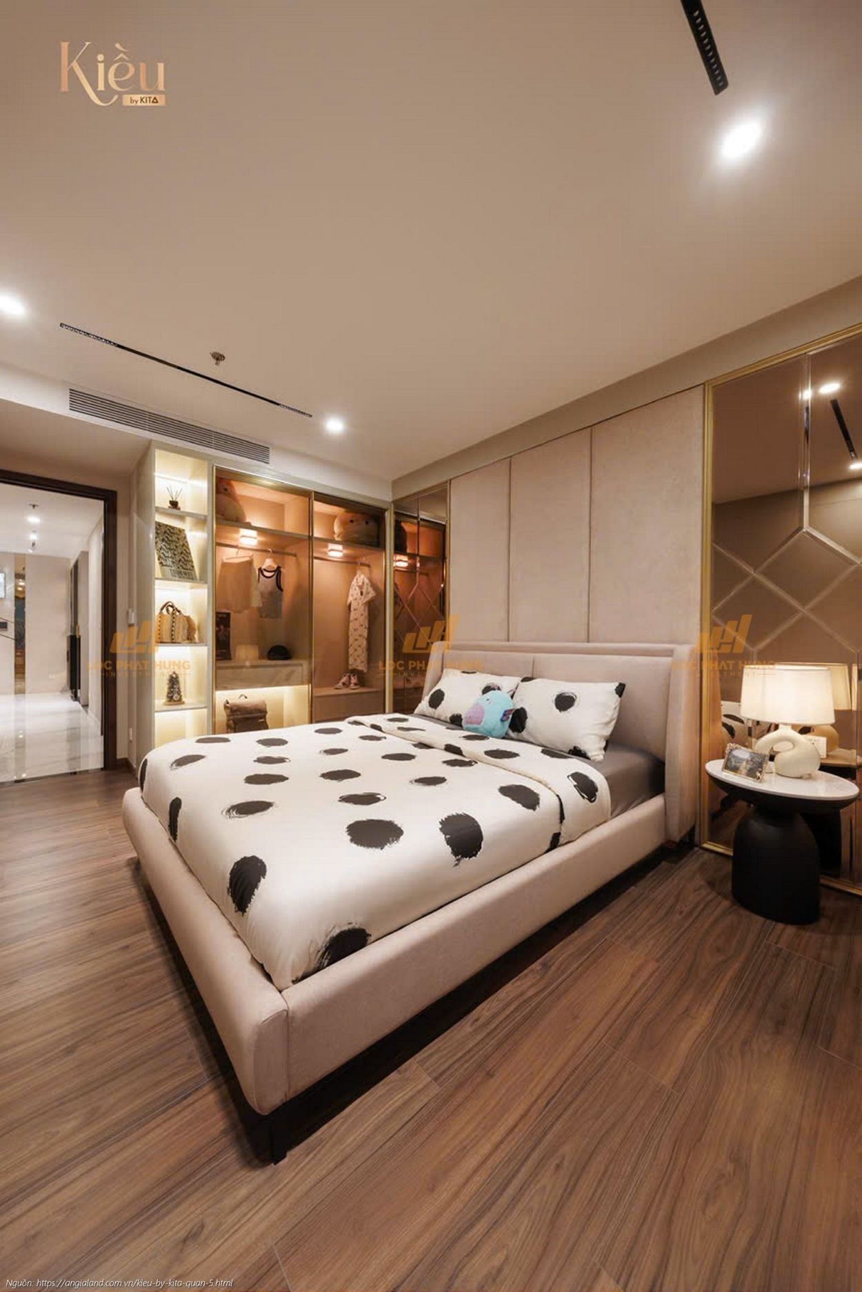 Không gian phòng ngủ master rộng rãi tại nhà mẫu căn hộ 23-02 (3PN 2WC, 155m2) dự án Kiều By Kita.